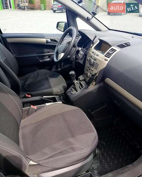 Минивэн Opel Zafira 2008 в Кропивницком