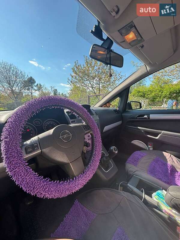 Мінівен Opel Zafira 2008 в Києві