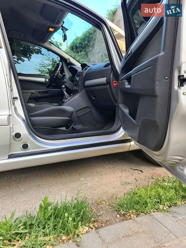 Минивэн Opel Zafira 2006 в Днепре фото 6 Минивэн Opel Zafira 2006 в Днепре