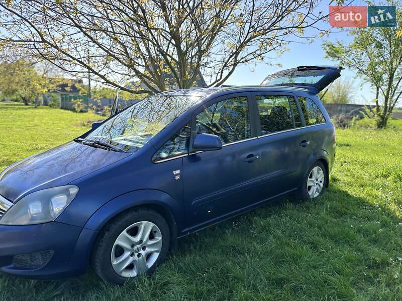 Мінівен Opel Zafira 2010 в Білій Церкві