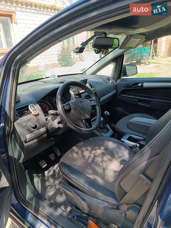 Минивэн Opel Zafira 2009 в Виннице