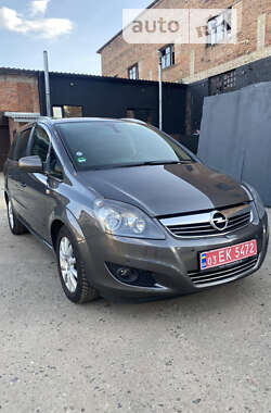 Минивэн Opel Zafira 2011 в Ахтырке