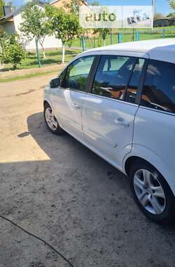 Мінівен Opel Zafira 2011 в Луцьку