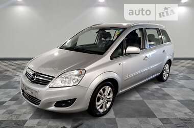 Минивэн Opel Zafira 2011 в Обухове