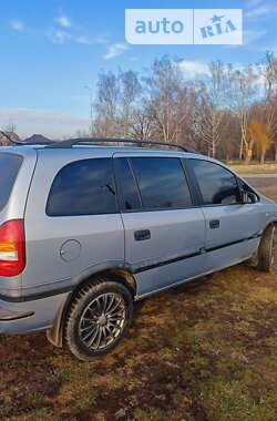 Минивэн Opel Zafira 2001 в Ямполе