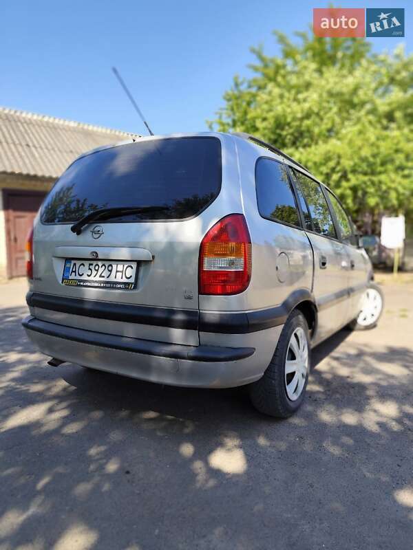 Минивэн Opel Zafira 2002 в Горохове