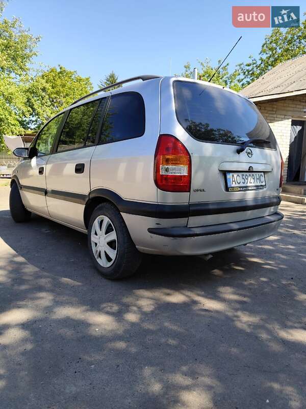 Минивэн Opel Zafira 2002 в Горохове