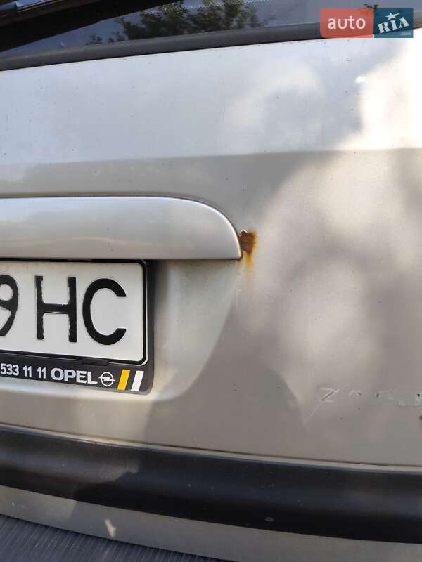 Минивэн Opel Zafira 2002 в Горохове