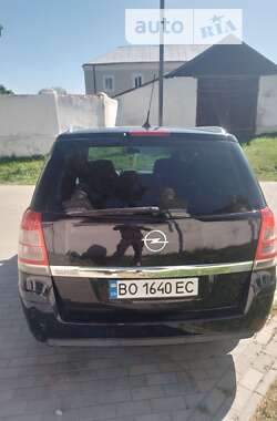 Минивэн Opel Zafira 2010 в Кременце