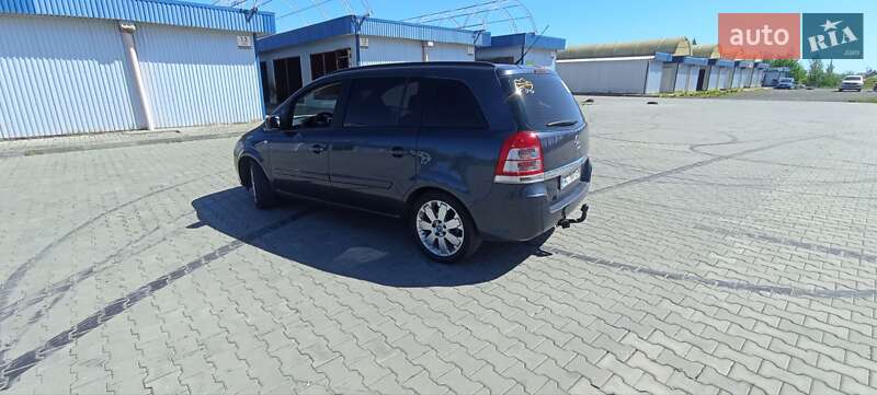 Минивэн Opel Zafira 2009 в Луцке
