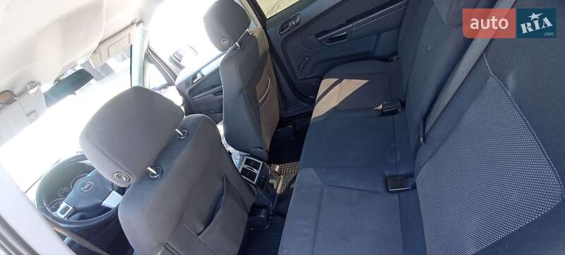 Минивэн Opel Zafira 2009 в Луцке