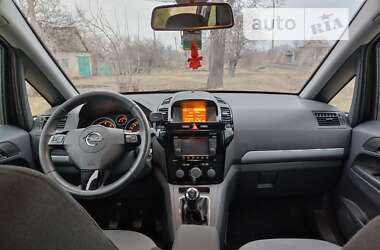 Минивэн Opel Zafira 2013 в Лозовой