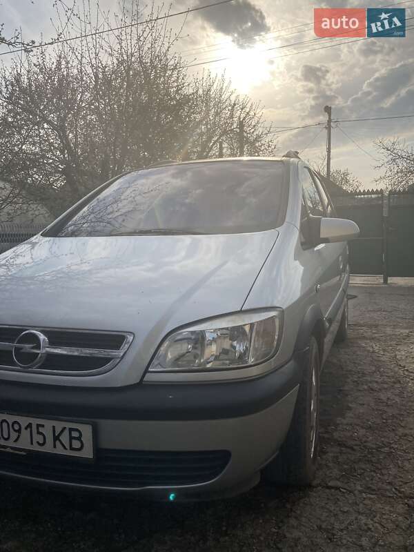 Opel Zafira 2004
