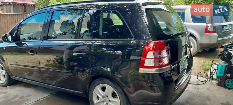 Минивэн Opel Zafira 2013 в Сторожинце