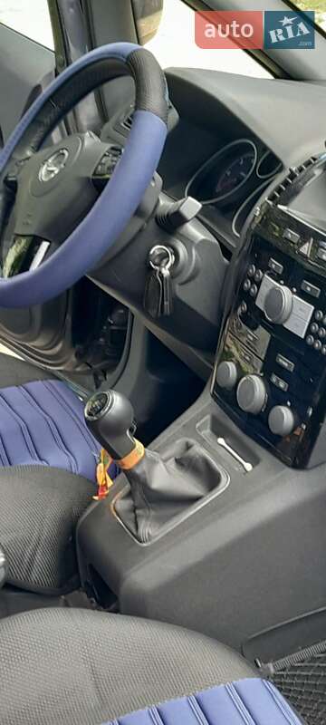 Минивэн Opel Zafira 2013 в Сторожинце