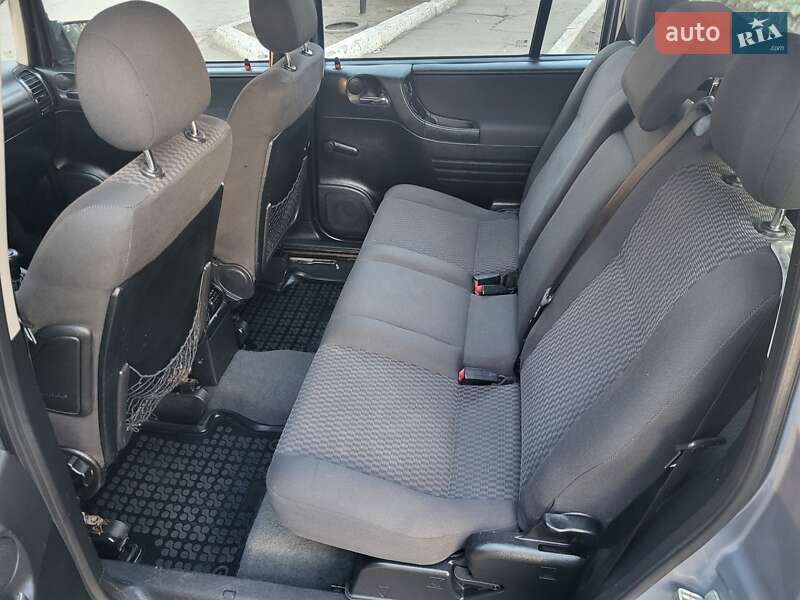 Минивэн Opel Zafira 2004 в Киеве