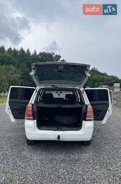Минивэн Opel Zafira 2006 в 