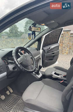 Минивэн Opel Zafira 2006 в 