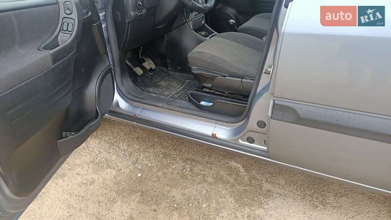 Минивэн Opel Zafira 2005 в Одессе фото 7 Минивэн Opel Zafira 2005 в Одессе