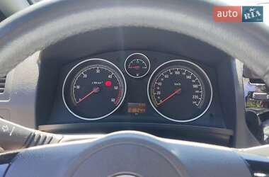 Минивэн Opel Zafira 2010 в 