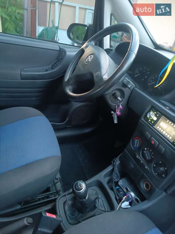 Минивэн Opel Zafira 2004 в Белой Церкви