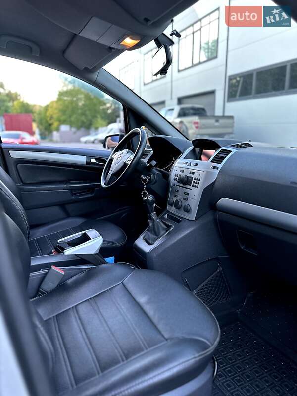 Мінівен Opel Zafira 2009 в Умані