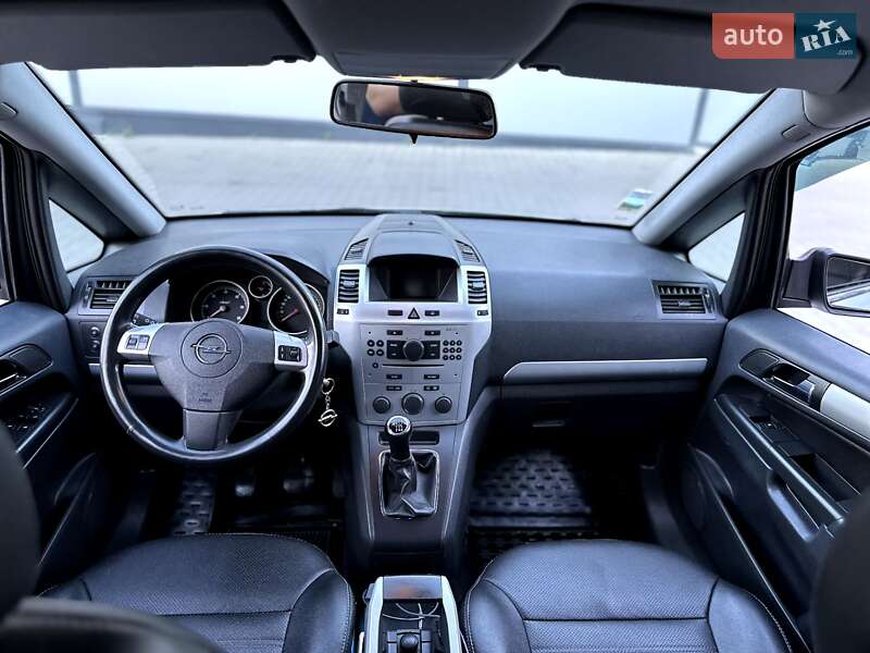 Мінівен Opel Zafira 2009 в Умані
