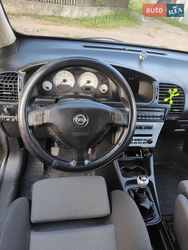 Минивэн Opel Zafira 2003 в Львове