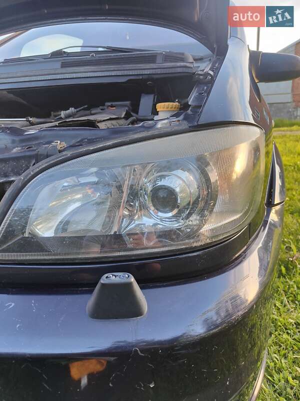 Минивэн Opel Zafira 2003 в Львове