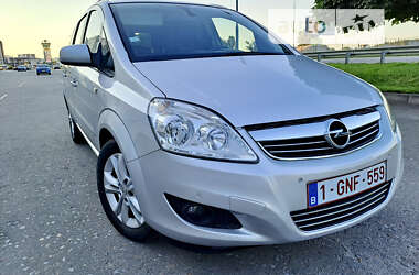 Минивэн Opel Zafira 2011 в Обухове