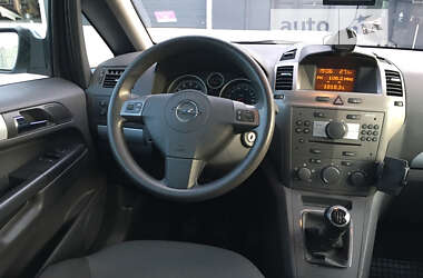 Минивэн Opel Zafira 2007 в Луцке