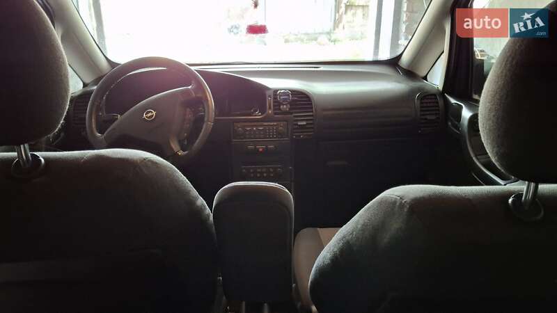 Минивэн Opel Zafira 2004 в Чернигове