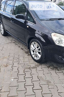 Минивэн Opel Zafira 2009 в 
