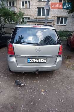 Минивэн Opel Zafira 2005 в 