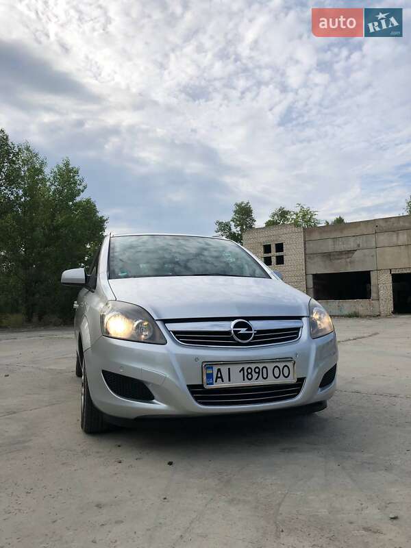 Мінівен Opel Zafira 2010 в Каневі