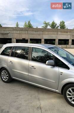 Мінівен Opel Zafira 2010 в 