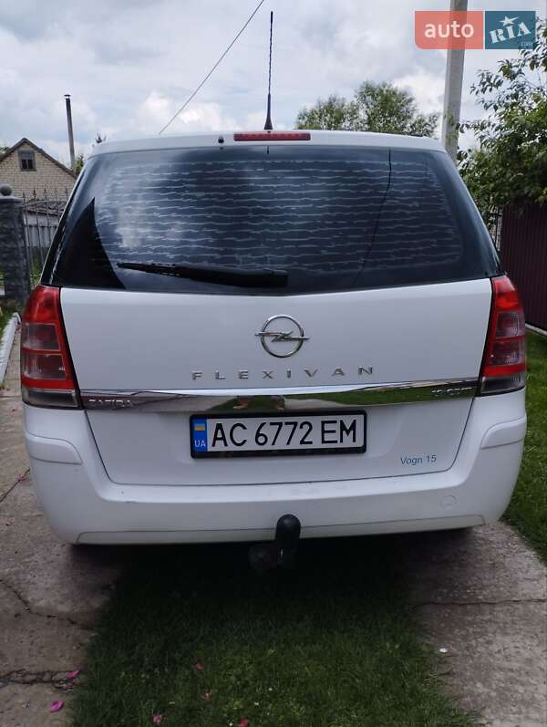 Мінівен Opel Zafira 2010 в Луцьку