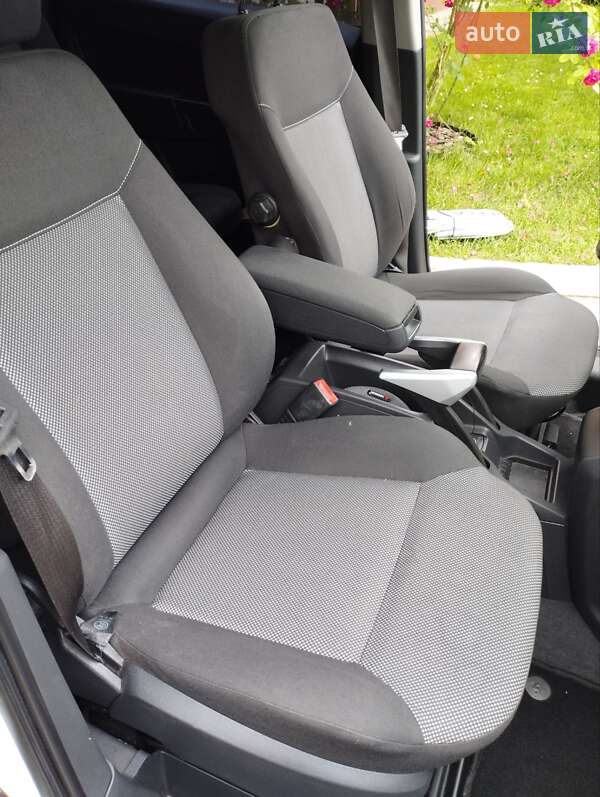 Мінівен Opel Zafira 2010 в Луцьку