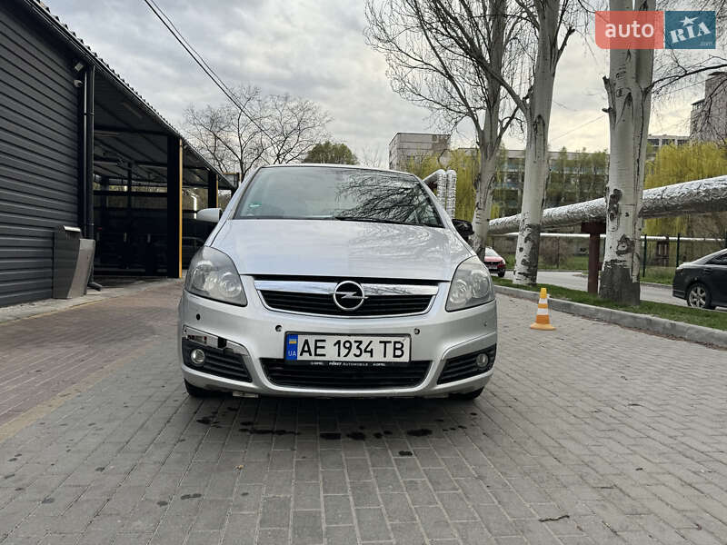 Мінівен Opel Zafira 2006 в Синельниковому