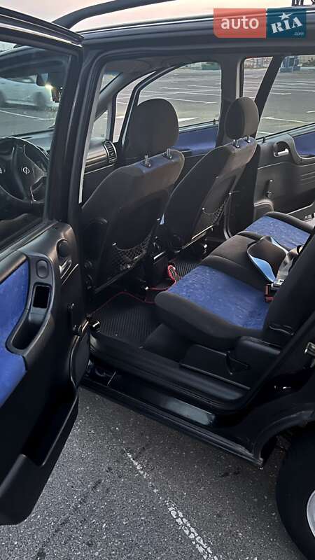 Минивэн Opel Zafira 2001 в Одессе