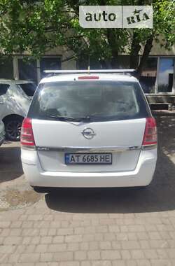 Минивэн Opel Zafira 2009 в Ивано-Франковске