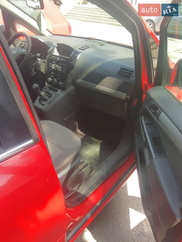 Минивэн Opel Zafira 2011 в Тернополе