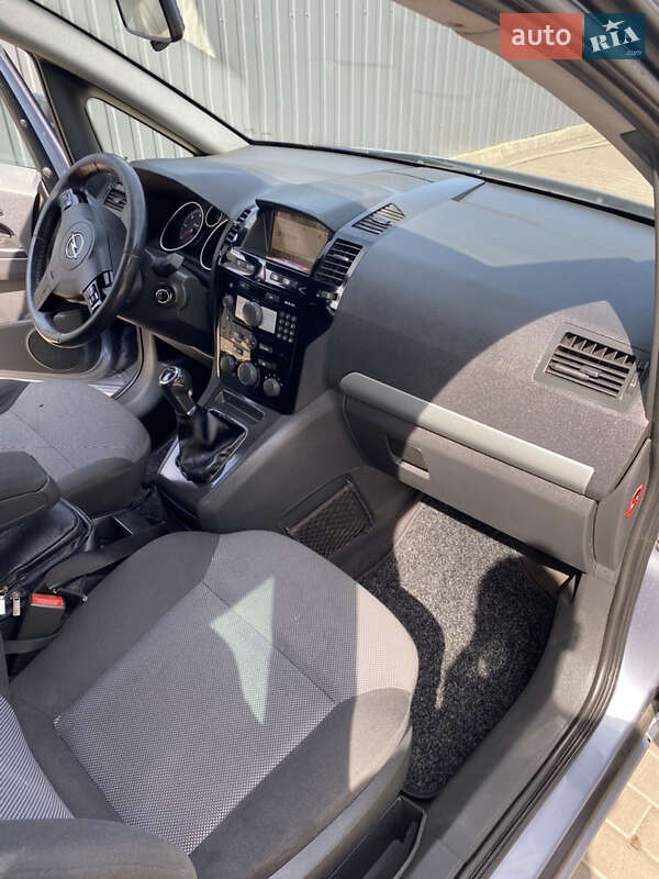 Мінівен Opel Zafira 2011 в Кременчуці