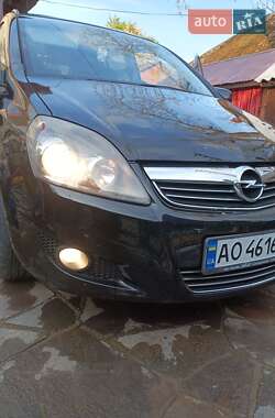 Мінівен Opel Zafira 2010 в Мукачевому