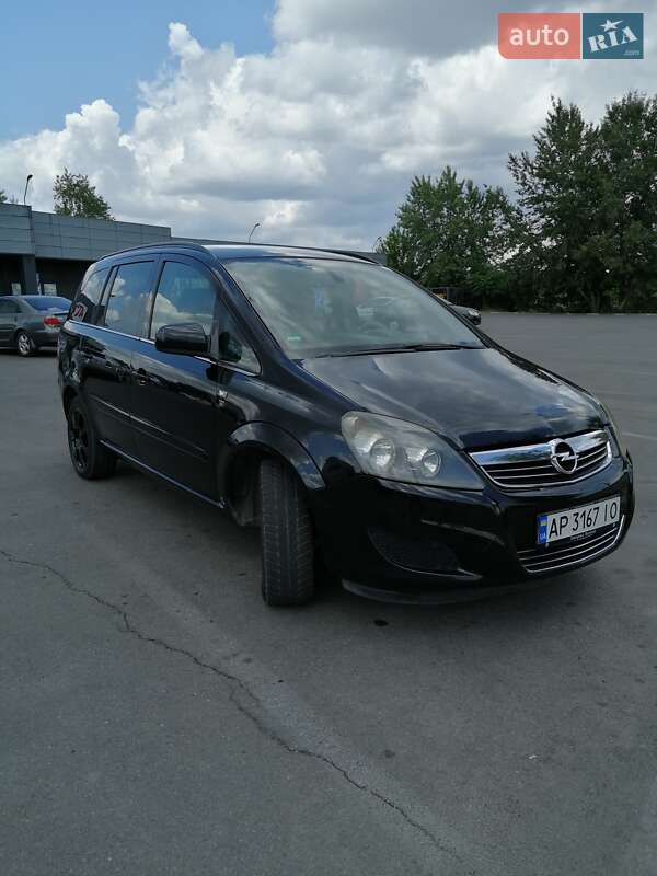 Минивэн Opel Zafira 2010 в Запорожье