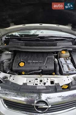 Минивэн Opel Zafira 2006 в 