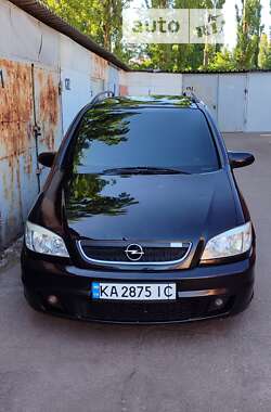 Минивэн Opel Zafira 2002 в Киеве