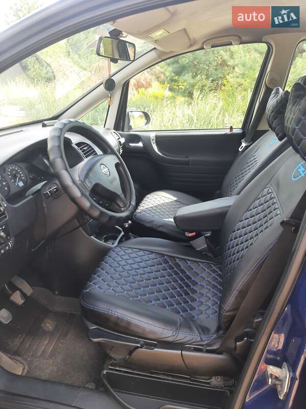 Минивэн Opel Zafira 2004 в Броварах