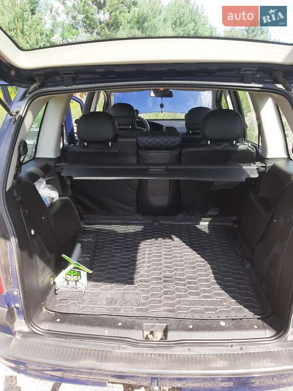 Минивэн Opel Zafira 2004 в Броварах