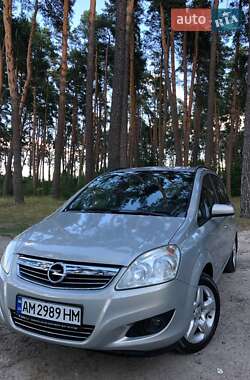 Минивэн Opel Zafira 2008 в 